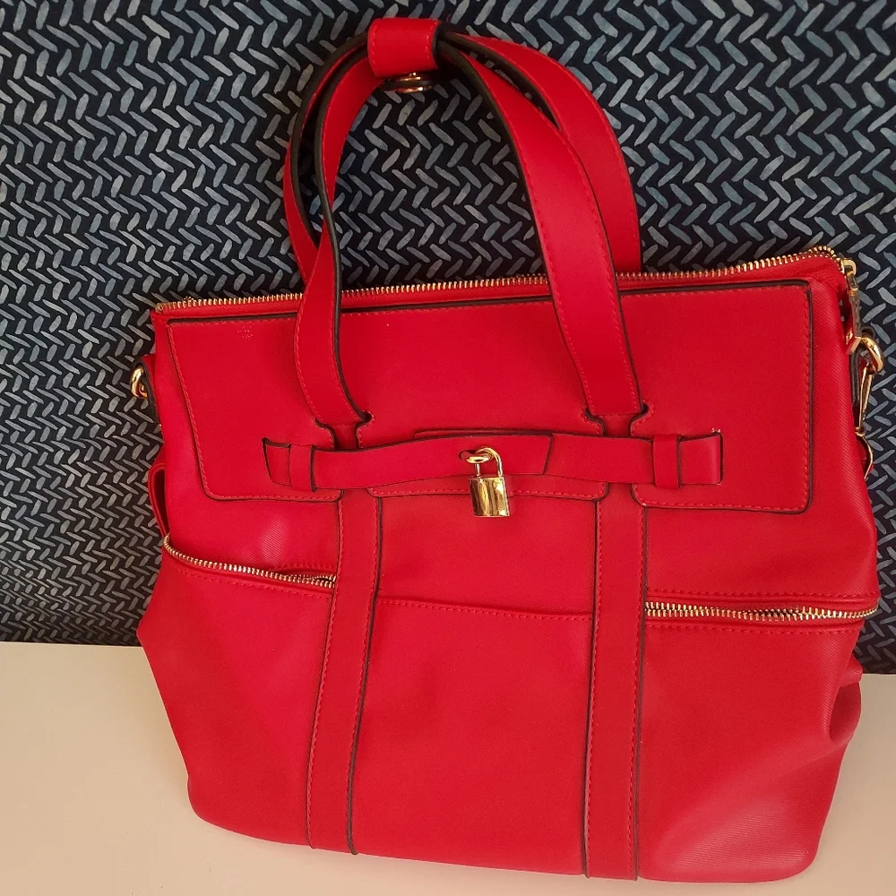 No Brand, beautiful bright red purse, with rich satin lining ♥️ - Picture 1 of 4